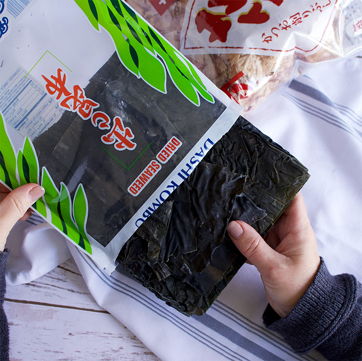 Removing dried kombu from a bag