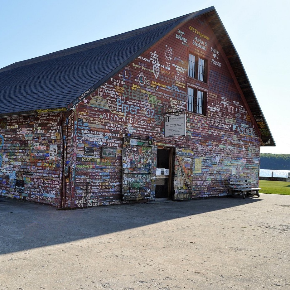 The outside of the graffiti covered walls of the Hardy Gallery in Door County.
